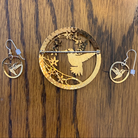 Hummingbird Gold Brooch & matching earrings - Picture 3 of 4